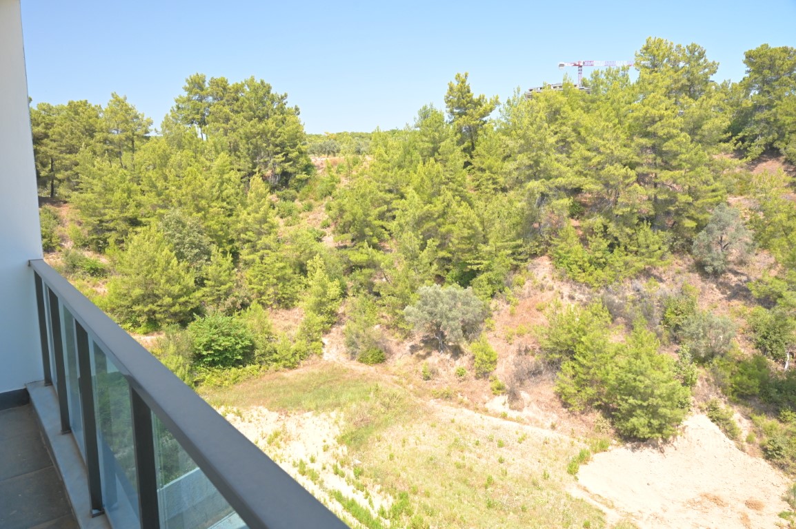 (1+1) - Aqua Residence