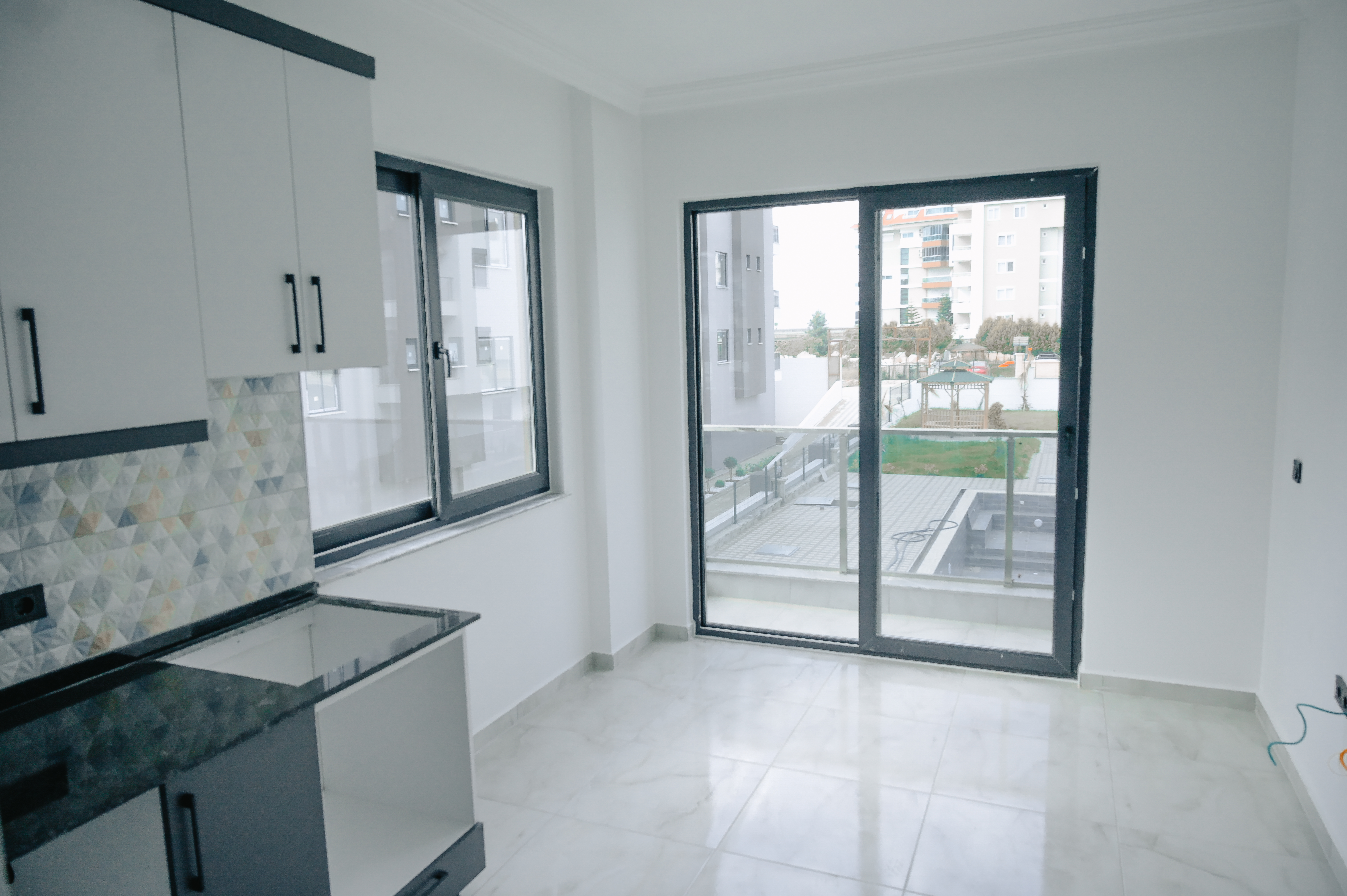 (1+1) - Crown Residence