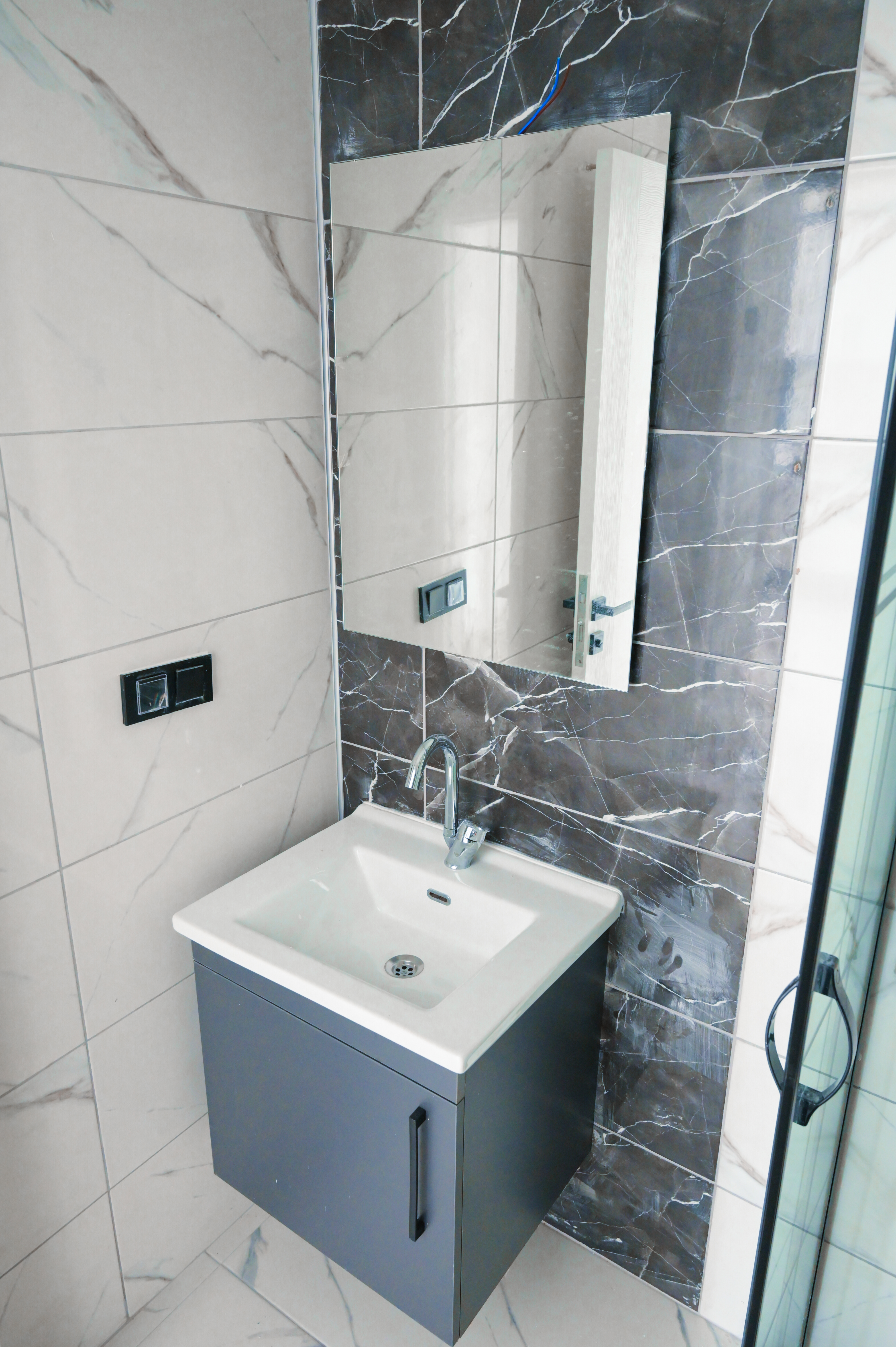 (1+1) - Crown Residence